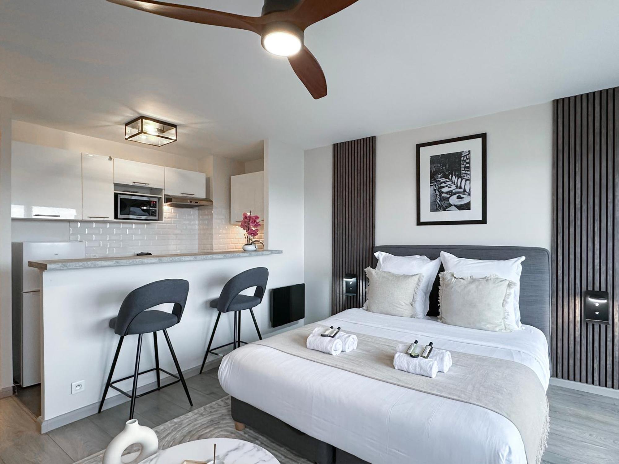 Beautiful Panoramic Terraced Studio In Paris Exterior photo