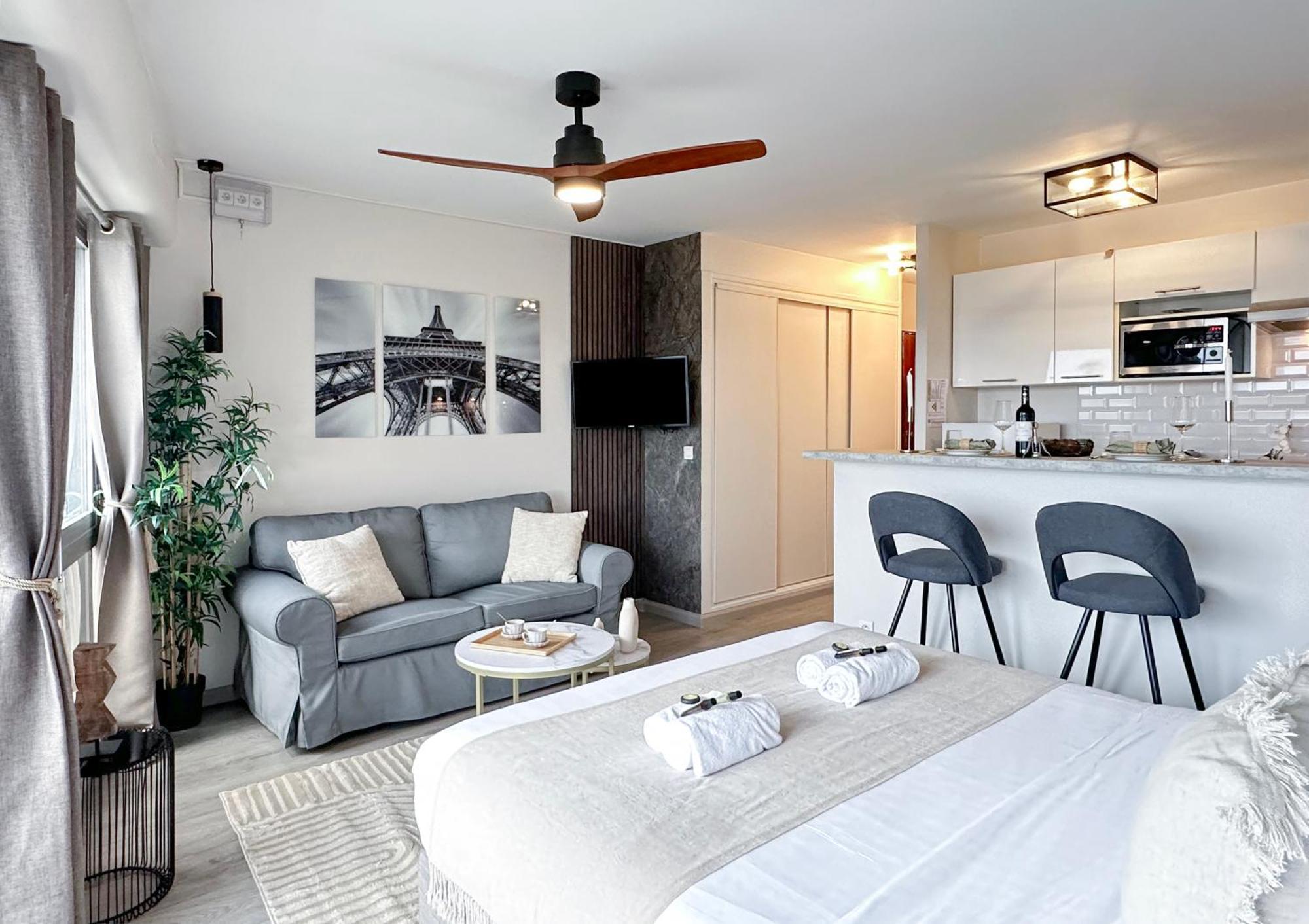 Beautiful Panoramic Terraced Studio In Paris Exterior photo